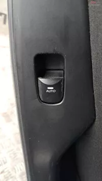 Buton Usa Dreapta Spate Hyundai I30 An 2017
