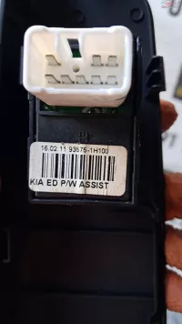 Buton Usa Dreapta Fata Kia Ceed An 2011 Cod 93575 1h100