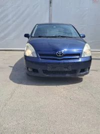 Vand Far Toyota Corolla Verso 2 2 D 4d Cod Motor 2ad Ftv Transmisie Ma