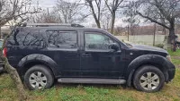Vand Nissan Pathfinder din 2005, avariat in spate