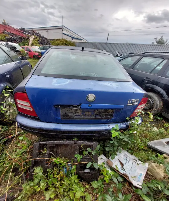 Bara Spate Skoda Octavia 1997 
