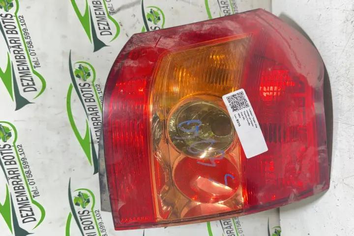 Lampa / Tripla Stop Dreapta Pe Hayon Toyota Corolla 2004 
