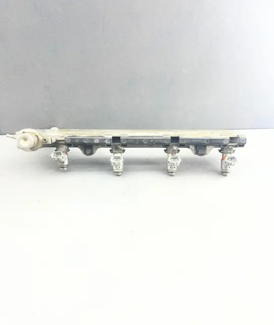 Rampa Injectoare Complet Volkswagen Vw Golf 2001 