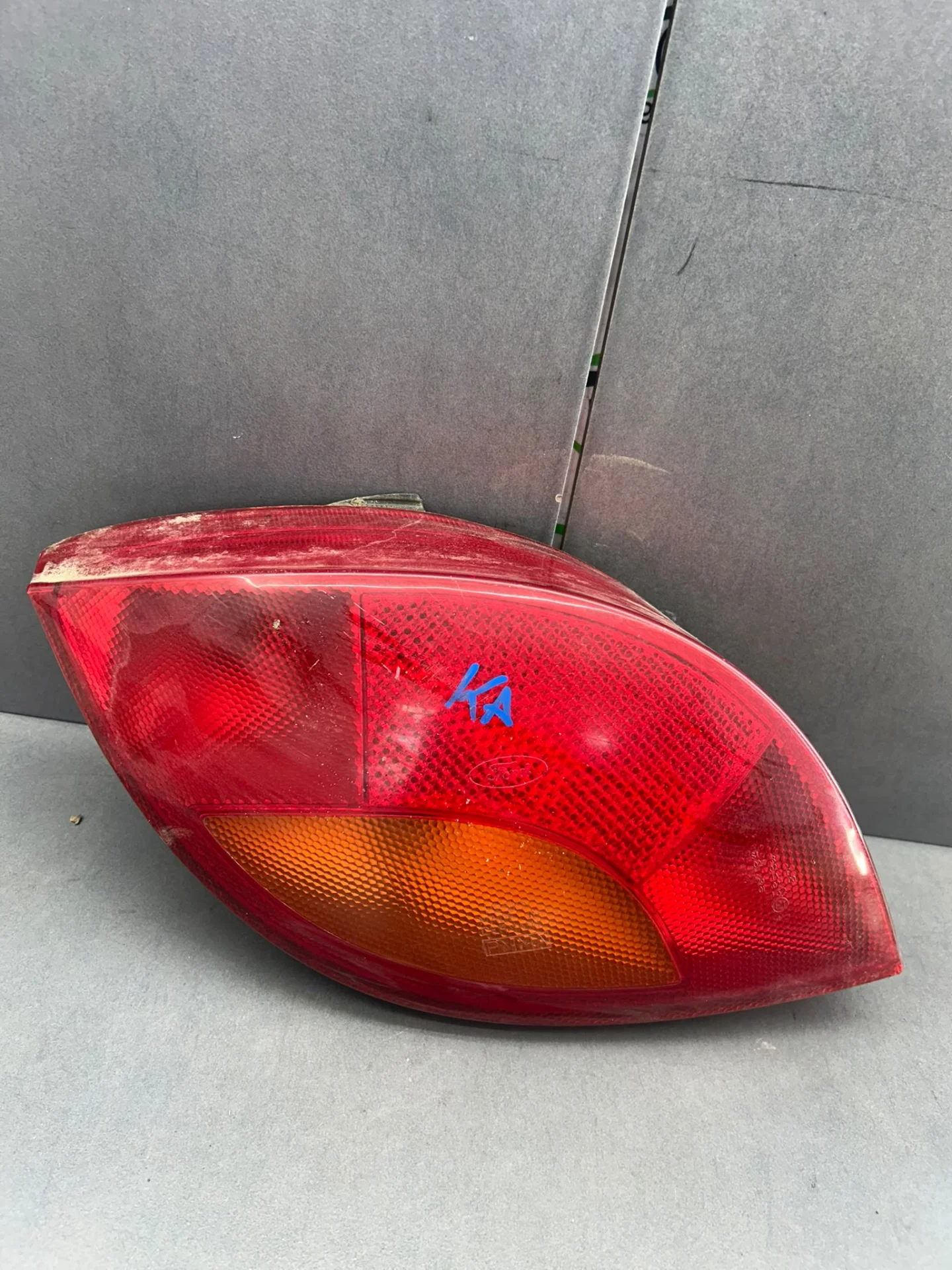 Lampa / Tripla Stop Stanga Pe Aripa Ford Ka 2000 