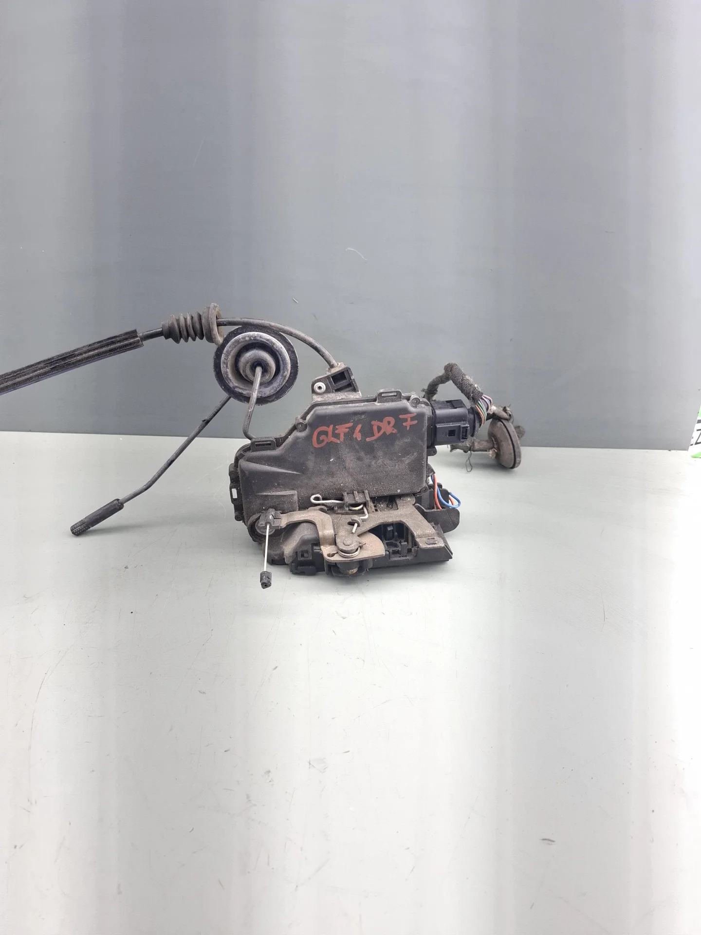 Broasca Usa Dreapta Fata Volkswagen Vw Golf 1998 