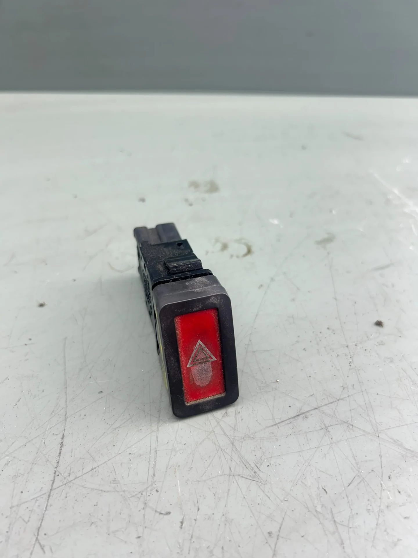 Buton Avarie Nissan Almera 2003 