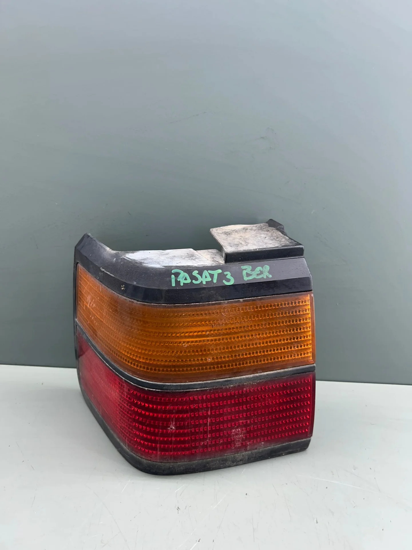 Lampa / Tripla Stop Stanga Pe Aripa Volkswagen Vw Passat 1991 