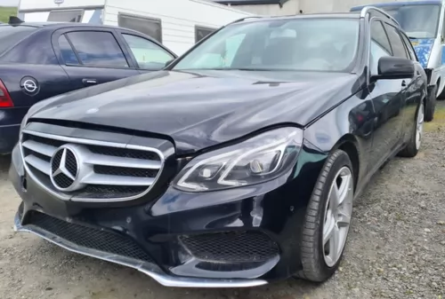 Aripa Dreapta Fata Mercedes E Class W212 2015 Combi 2 2 Diesel Hybrid Piese auto în Zalau, Salaj Dezmembrari
