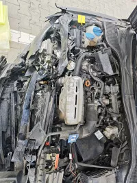 Vand Volkswagen Scirocco Scirocco 1.4tsi din 2011, avariat in fata, totalitate