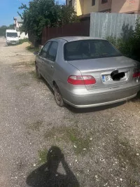 Vand Fiat Albea din 2006, avariat in fata