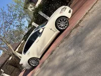 Vand Jaguar XF din 2008, avariat in lateral(e)