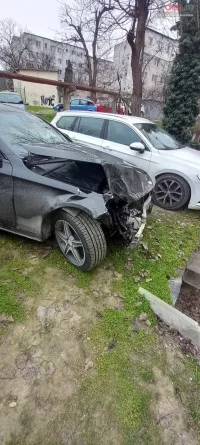 Vand Mercedes C 220 din 2016, avariat in fata