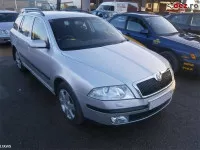 Vindem elemente caroserie skoda octavia 2 0 an 2006 piese originale de motor 