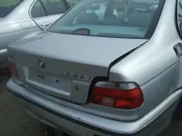 Vind din dezmembrari ptr bmw 525 diesel capota fata capota spate geamuri 