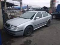 Dezmembrez Skoda Octavia Tour 1 6 16v An 2010