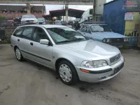Dezmembrez Volvo V 40 An 2001