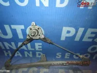 Macara usa Opel Agila 2001