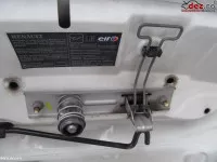 Incuietoare capota fata Renault Trafic 2011