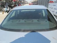 Luneta Mercedes E 280 2006