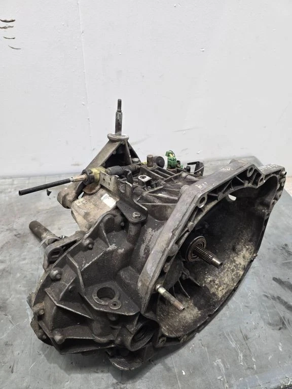 Cutie Viteze 6+1 Trepte Nissan Interstar 2 5dci Pf6012 8200546202 cod PF6012