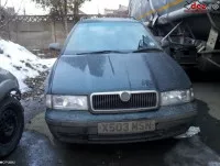 Vand fata completa de octavia i an 2000 faruri spoiler capota radiatoare 