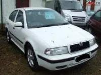 Vand motor skoda octavia2 0 benzina 2000 cmc 85 kw 116 cp tip motor aqy apk 