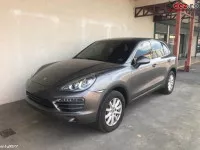 Bara fata Porsche Cayenne 2012