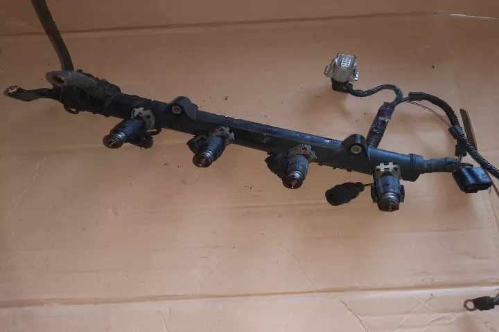 Rampa Injectoare Volkswagen Lupo 6x [1998 2005] Hatchback 3 Usi 1 0 Mt (50 Hp)