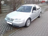 Vind piese volkswagen bora model 1999 2006 piese motor elemente de caroserie 