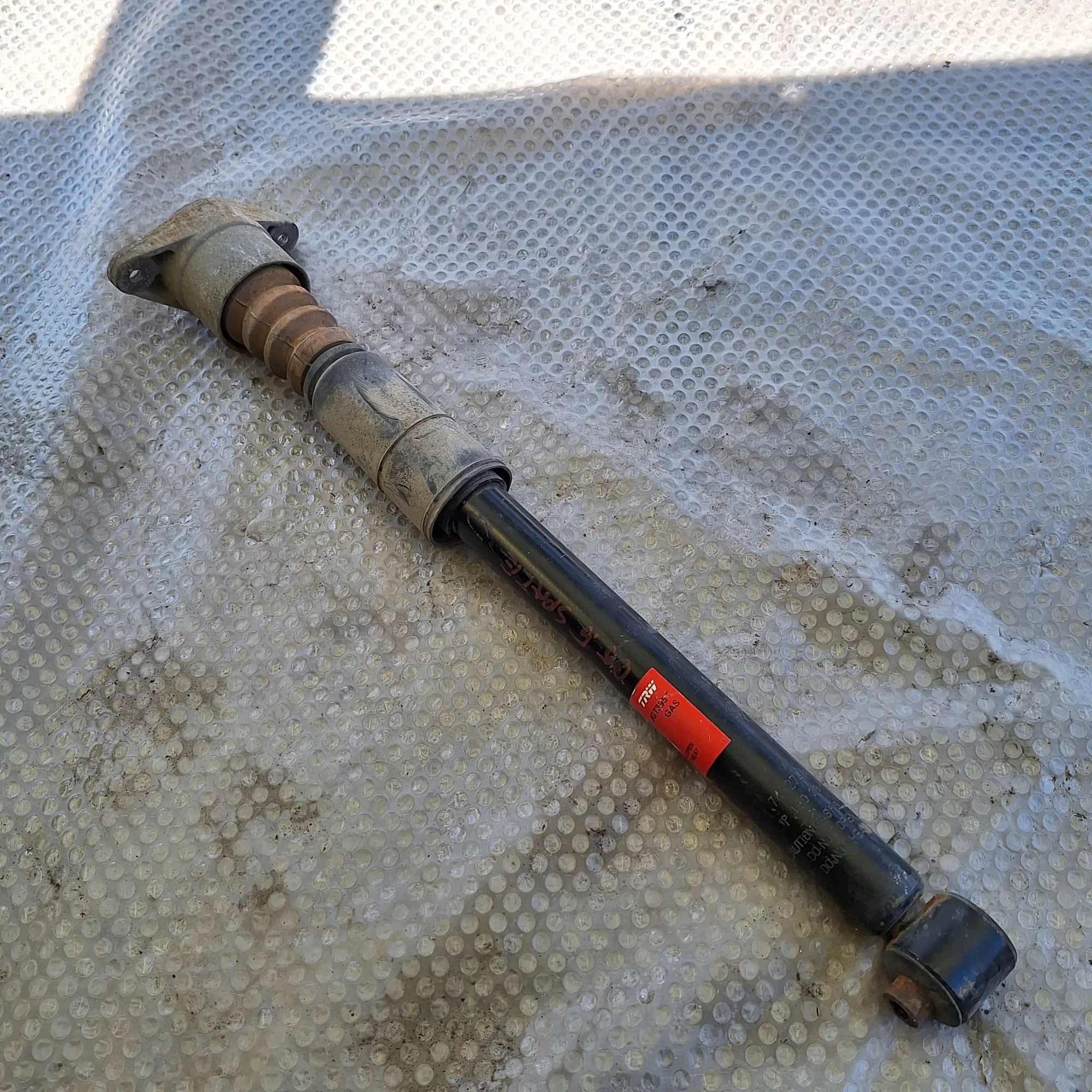 Amortizor / telescop roata dreapta spate VW PASSAT B5, B5.5 1996-2005