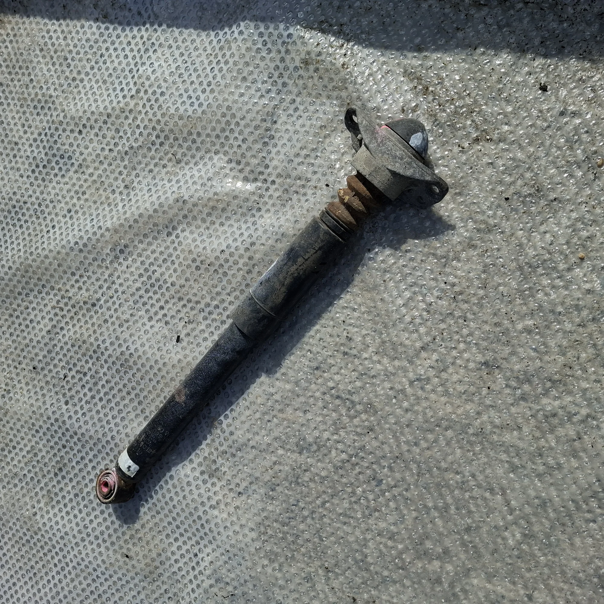 Amortizor / telescop roata dreapta spate VW GOLF 5 2003-2009