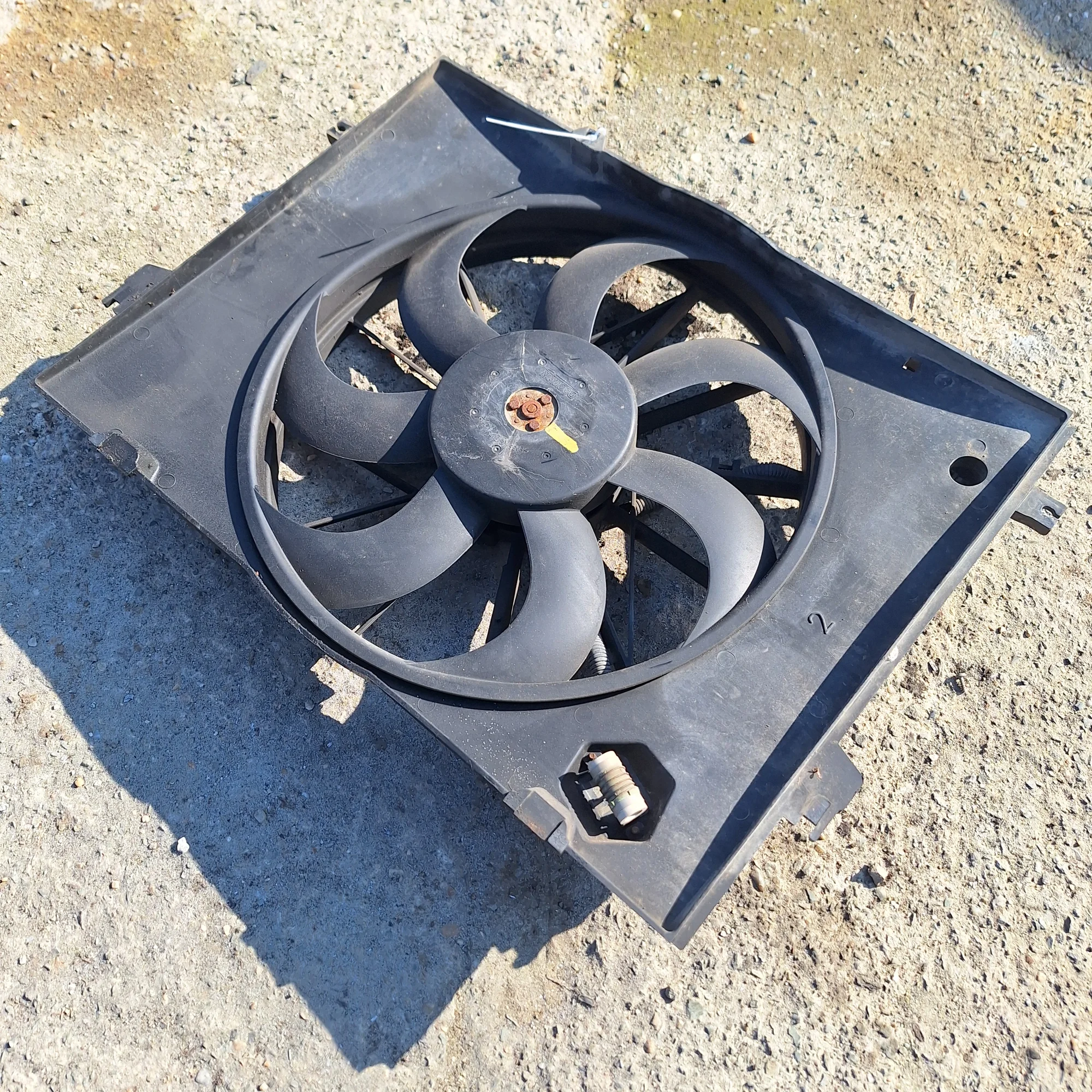 Electroventilator radiator Hyundai TUCSON 2004-2010