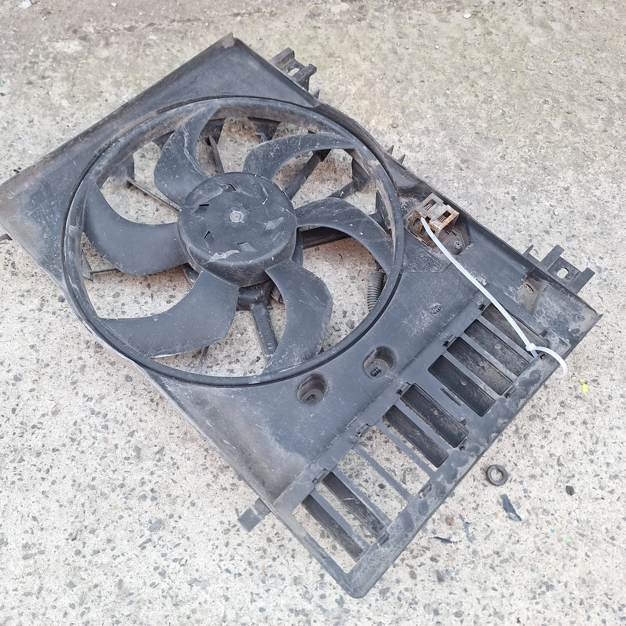 Electroventilator radiator Peugeot 508 2010-2023