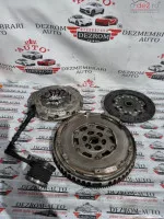 Kit Ambreiaj Nissan Qashqai Ii 1 3 Dig T 160cp Coduri 301010007r / 302053062r /