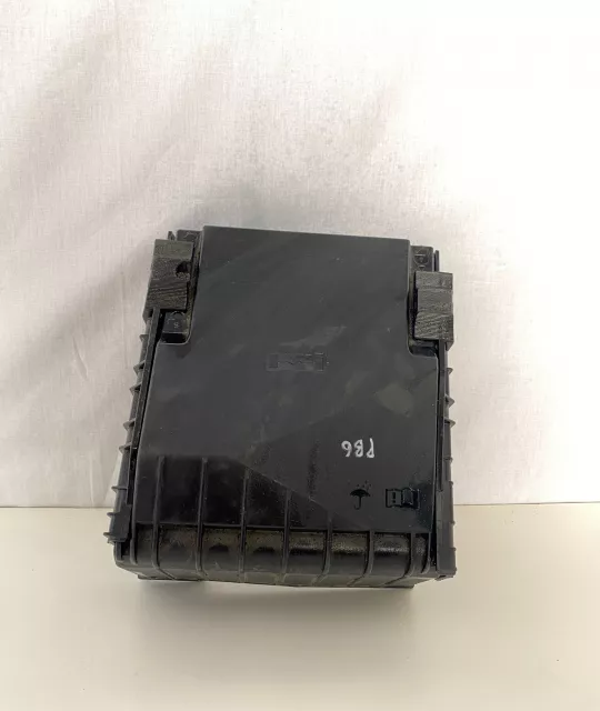 Capac Tablou Sigurante Volkswagen Passat B6 Volkswagen Volkswagen Passat B6