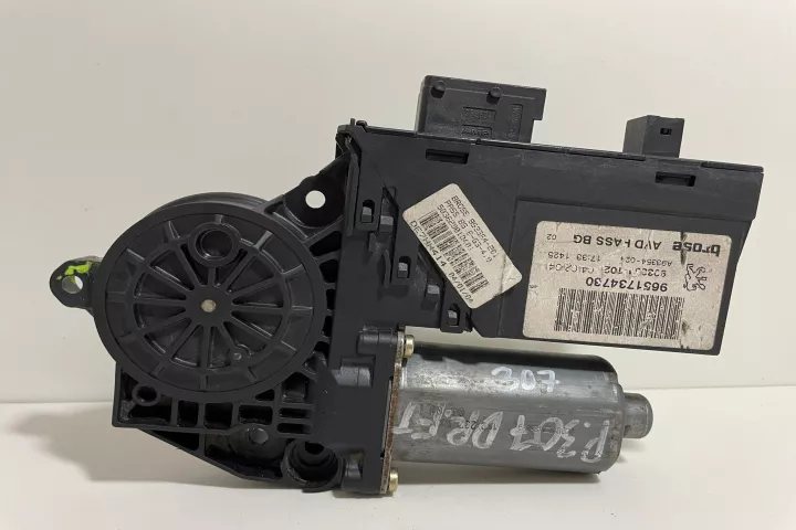 Motoras Macara Geam Dreapta Fata Volkswagen Volkswagen Touareg Generatia 1 7l