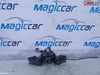 Incuietoare capota fata Toyota Avensis 2006