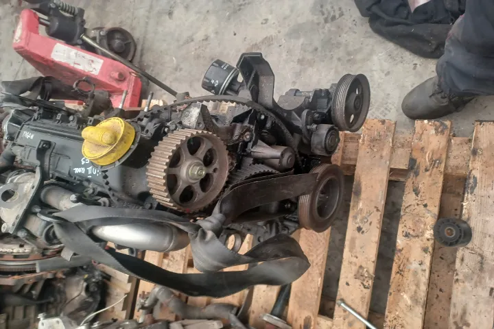 Motor Fara Anexe Renault Symbol [2th Facelift] [2005 2008] Sedan 1 5 Dci Mt (65 Hp) 