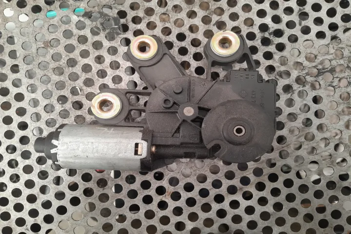 Motoras Stergator Luneta Volkswagen Vw Touareg Generatia 1 7l [2002 2007]