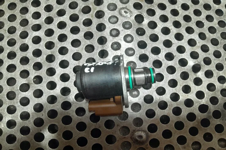 Regulator Presiune Combustibil Pe Pompa Nissan Qashqai J10 [2007 2010] +2