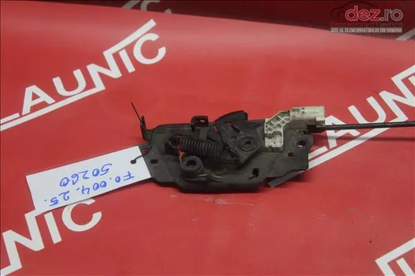Incuietoare capota fata Ford Focus 2011