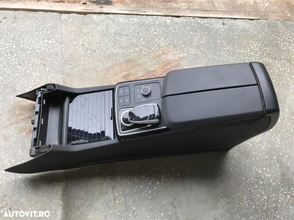 Consola / Cotiera Mercedes Gle Coupe W292 Piese auto în Topoloveni, Arges Dezmembrari