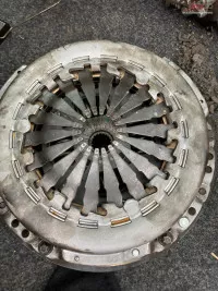Kit Ambreiaj Cu Volanta Luk Peugeot 206 1 4 Hdi