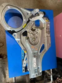 Macara Electrica Geam Usa Dreapta Spate Kia Sportage 2006 Piese auto în Iasi, Iasi Dezmembrari