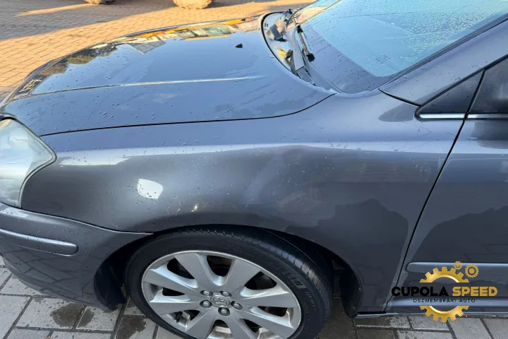 Aripa Fata Stanga Toyota Avensis 2 T25 [2002 2006] 