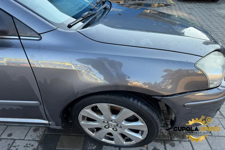 Aripa Fata Dreapta Toyota Avensis 2 T25 [2002 2006] 