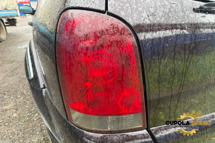 Lampa / Tripla Stop Stanga Pe Aripa Ssangyong Rexton Generatia 1 [2001 2007] 