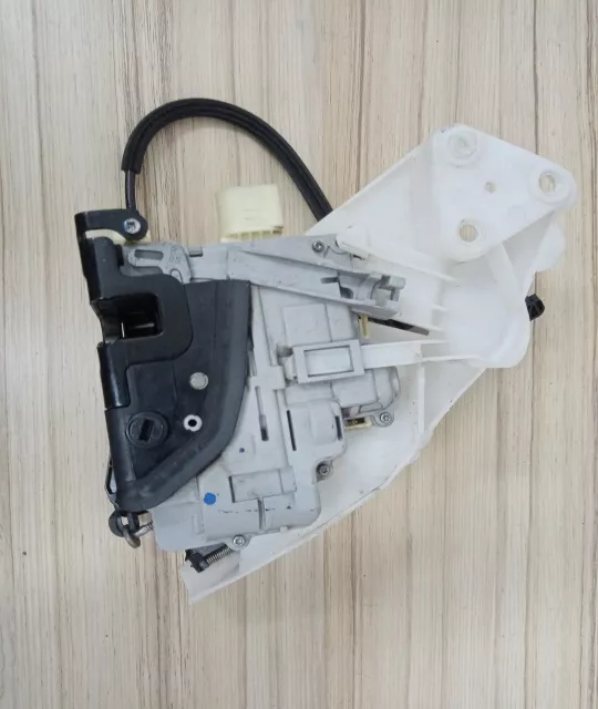 Incuietoare Usa Volkswagen Passat B6 [2005 2010] 